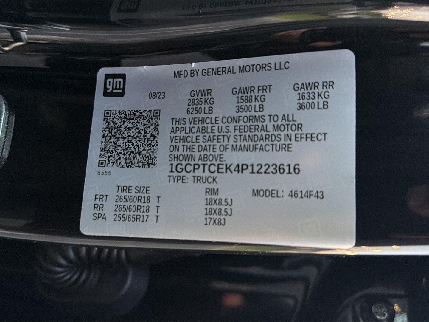Used 2023 Black Chevrolet 4WD LT image 42