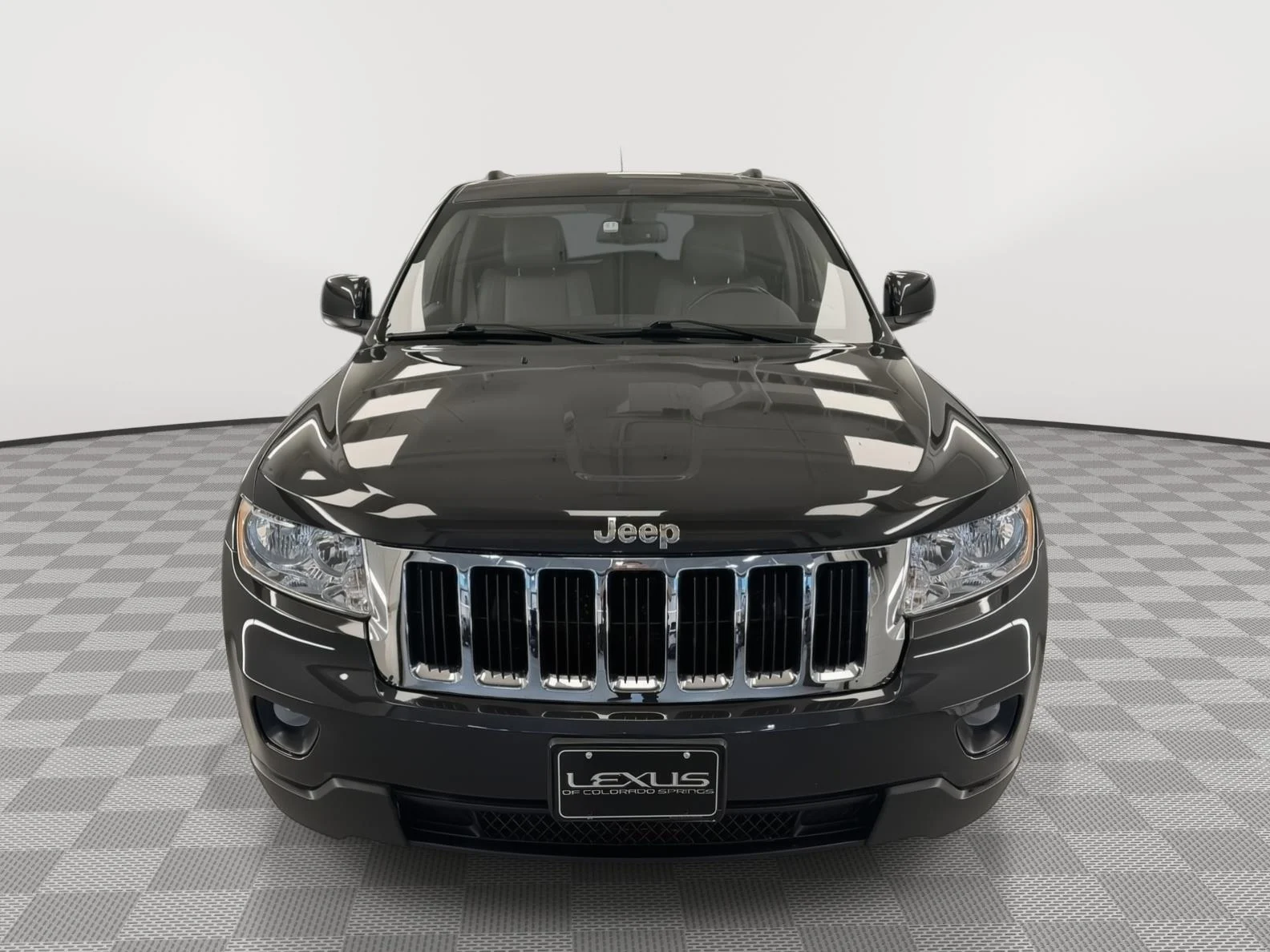 Used 2011 Dark Charcoal Pearl Jeep Laredo image 6