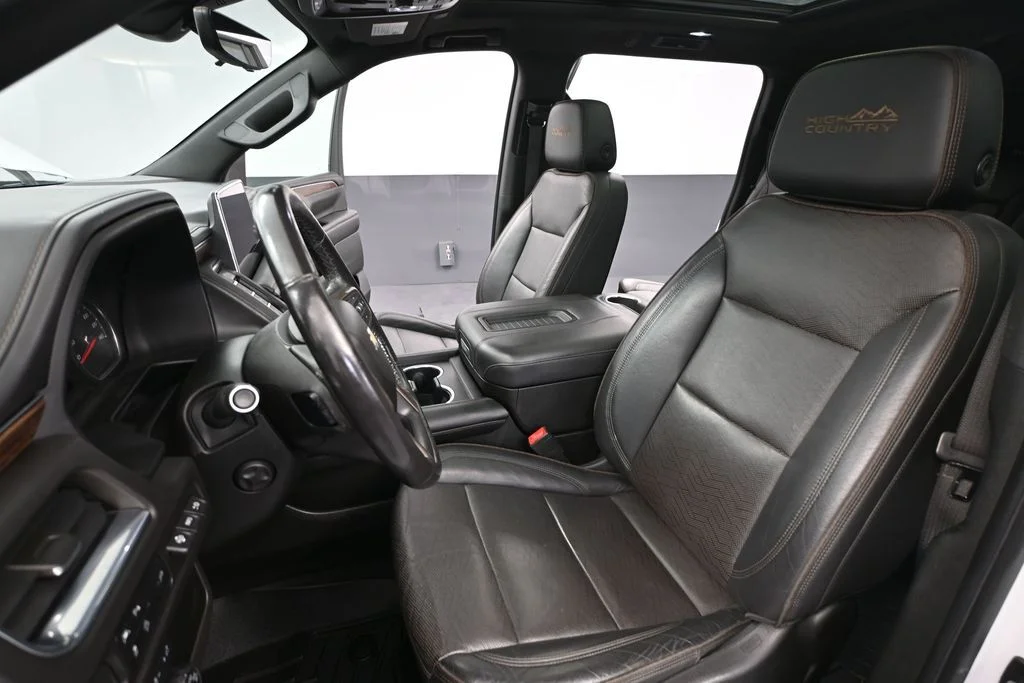 Used 2021 White Chevrolet High Country image 27