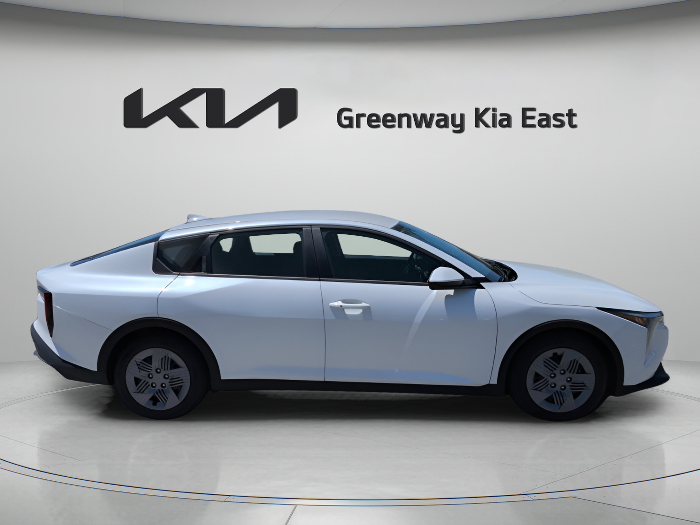 New 2026 Snow White Pearl Kia LX image 4