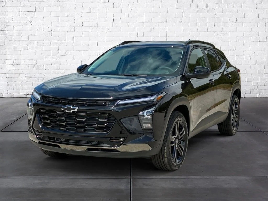 New 2026 Mosaic Black Metallic Chevrolet ACTIV image 2