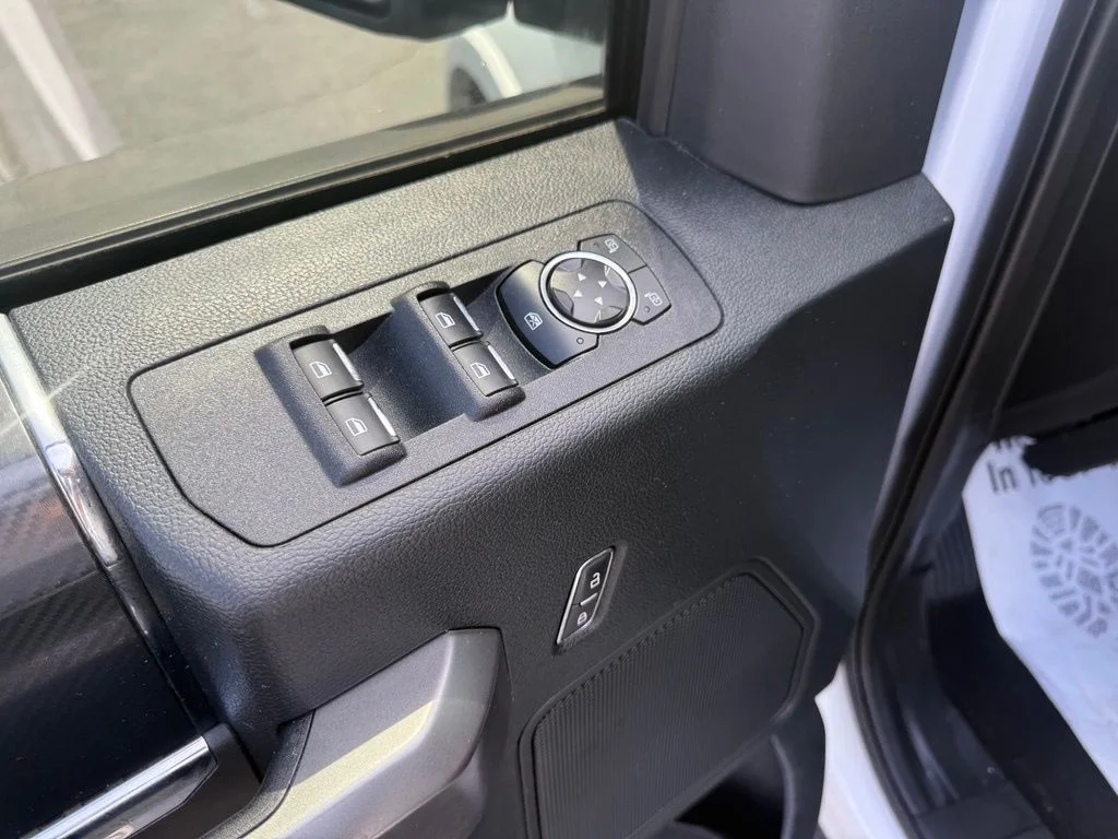 Used 2020 White Ford XLT image 19