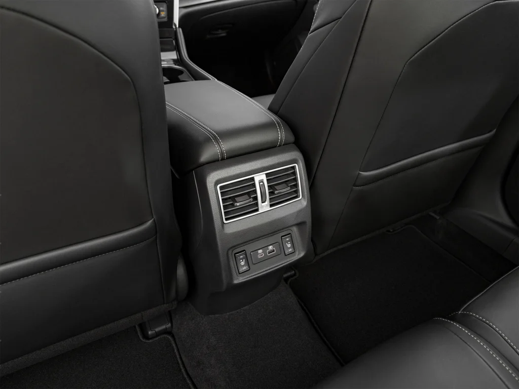 Used 2022 Gray Nissan Platinum image 23