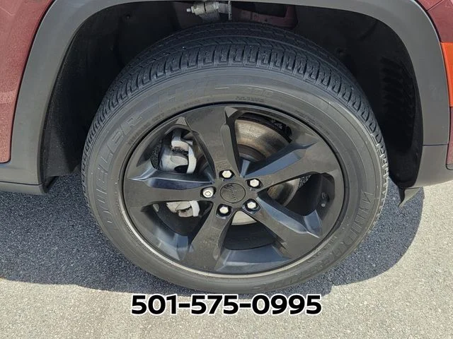 Used 2023 Red Jeep Altitude image 18
