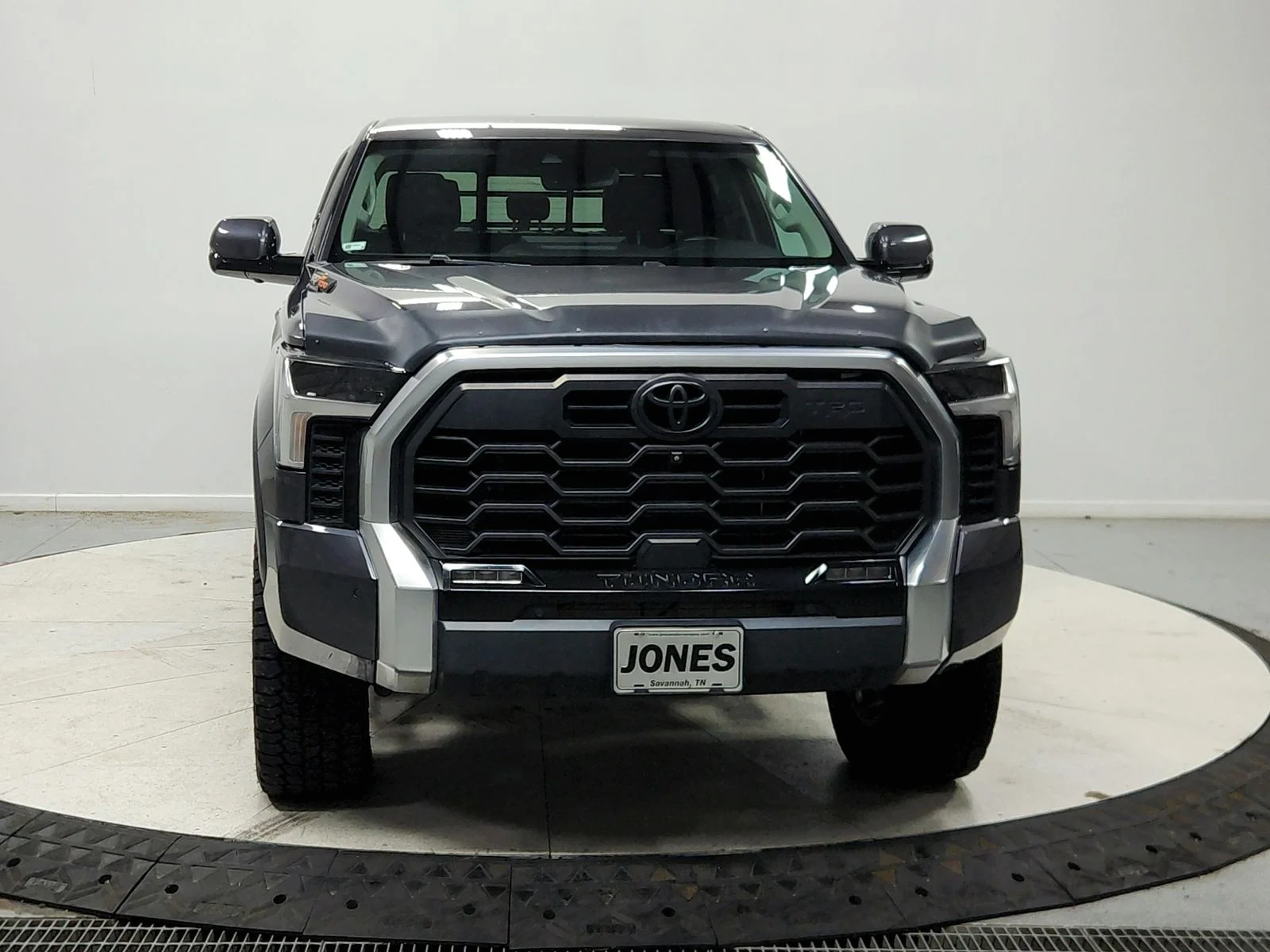 Used 2022 Gray Toyota Limited image 3