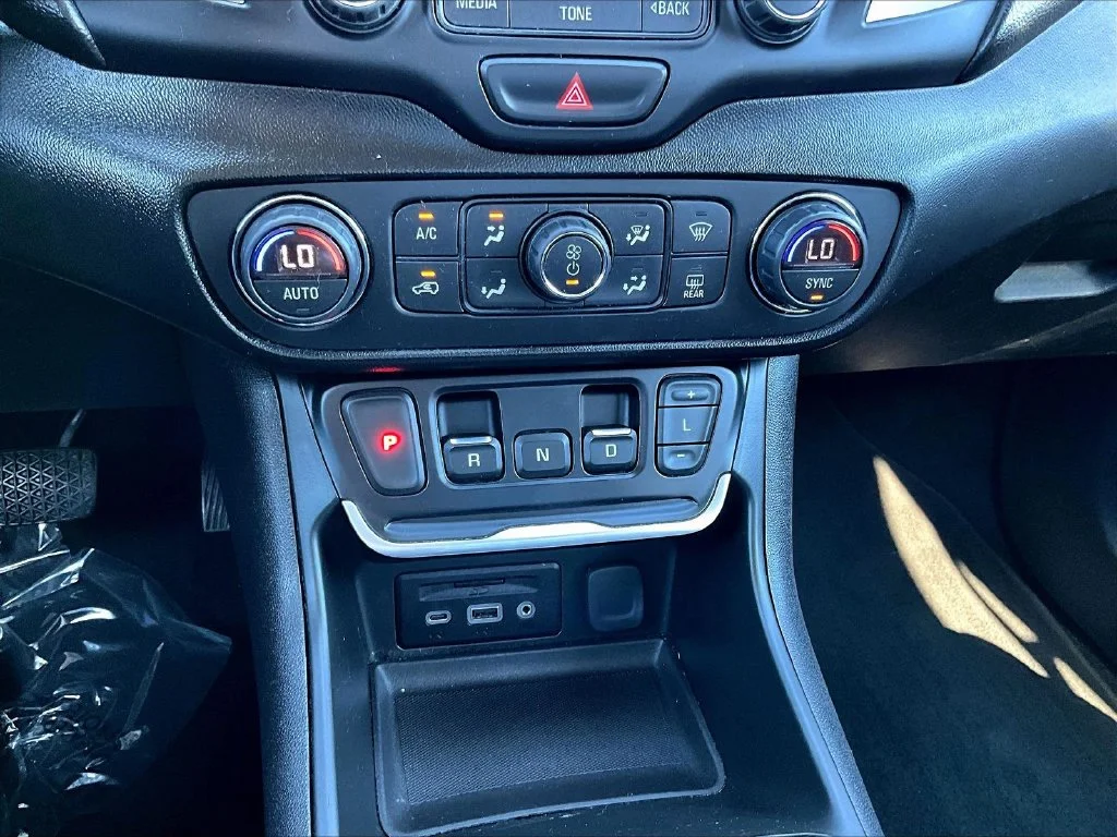 Used 2018 Summit White GMC Denali image 16