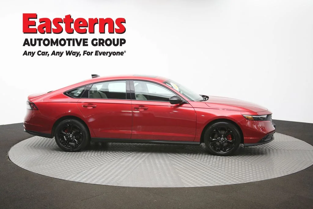 Used 2025 Red Honda SE image 45