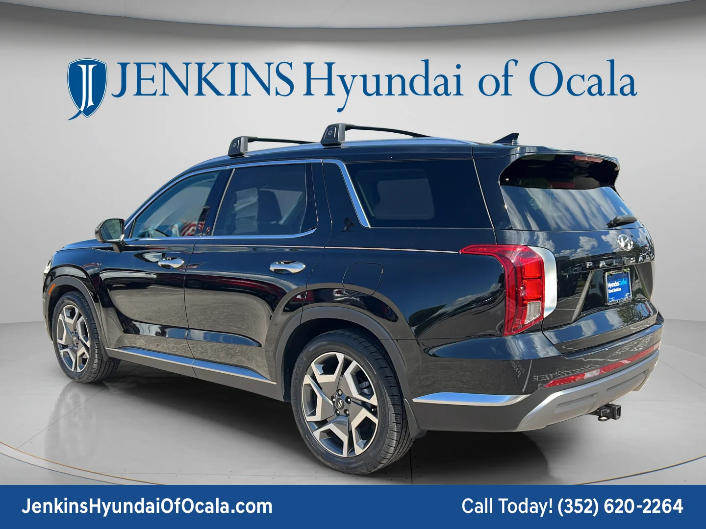 Used 2023 Abyss Black Pearl Hyundai Limited image 5