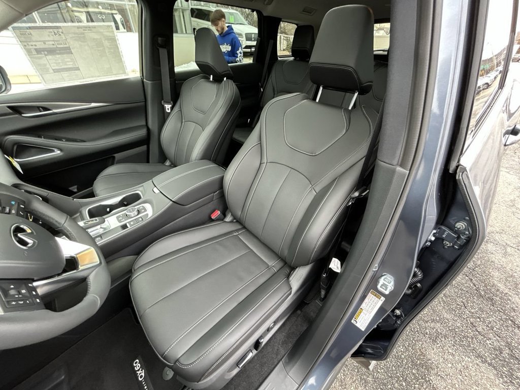 Certified Used 2026 Blue INFINITI LUXE image 11