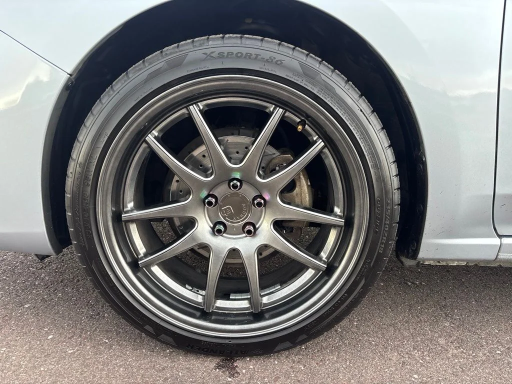 Used 2018 Silver Subaru 2.0i image 32