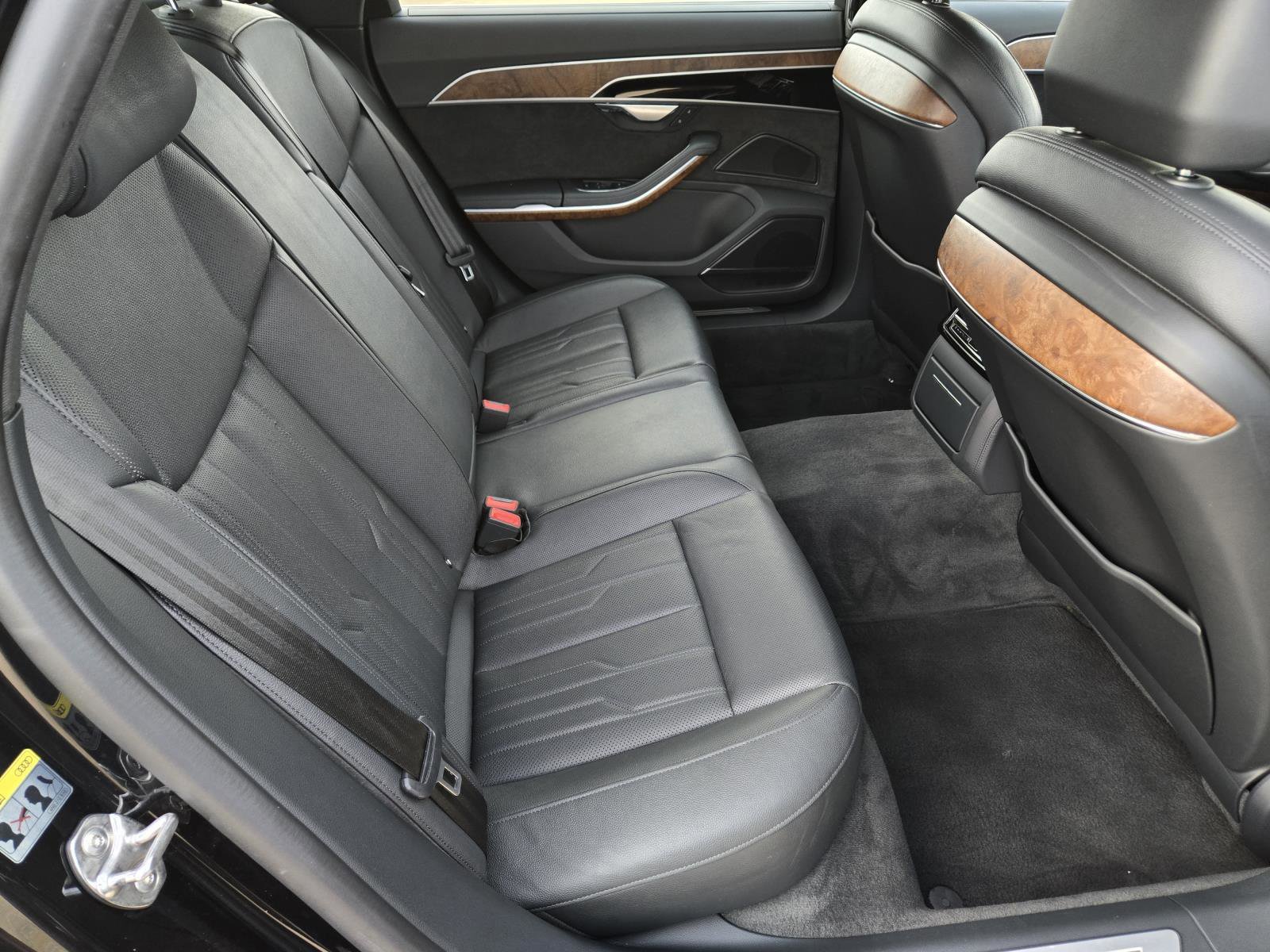 Used 2020 Black Metallic Audi 4.0 image 27