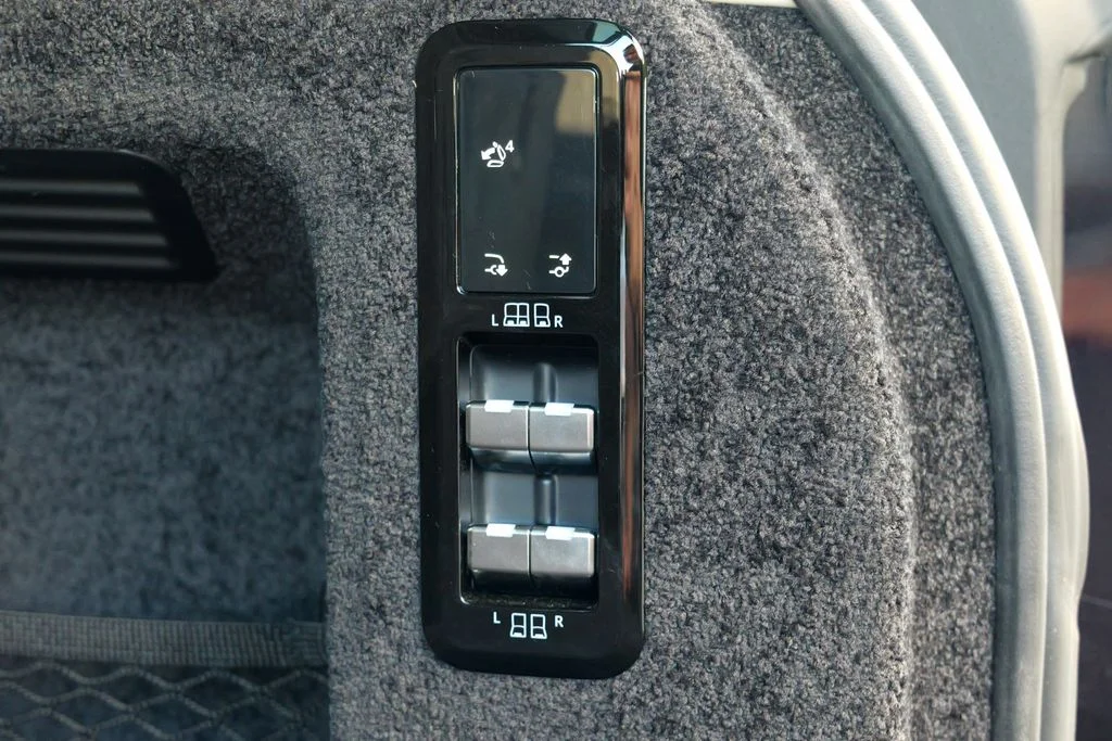 Used 2025 Gray Land Rover SE image 62