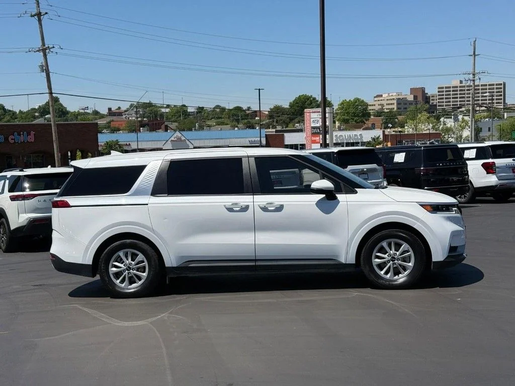 Used 2024 White Kia LX image 2