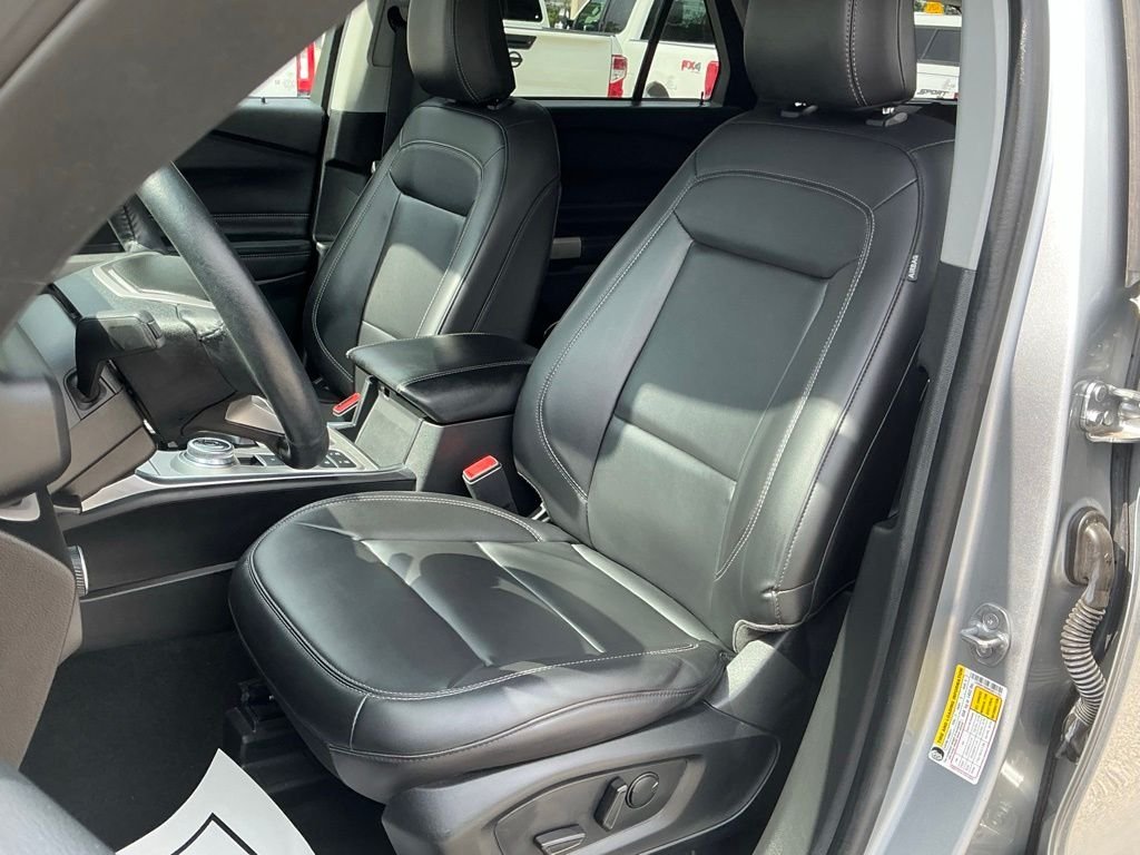 Used 2023 Silver Ford XLT image 33