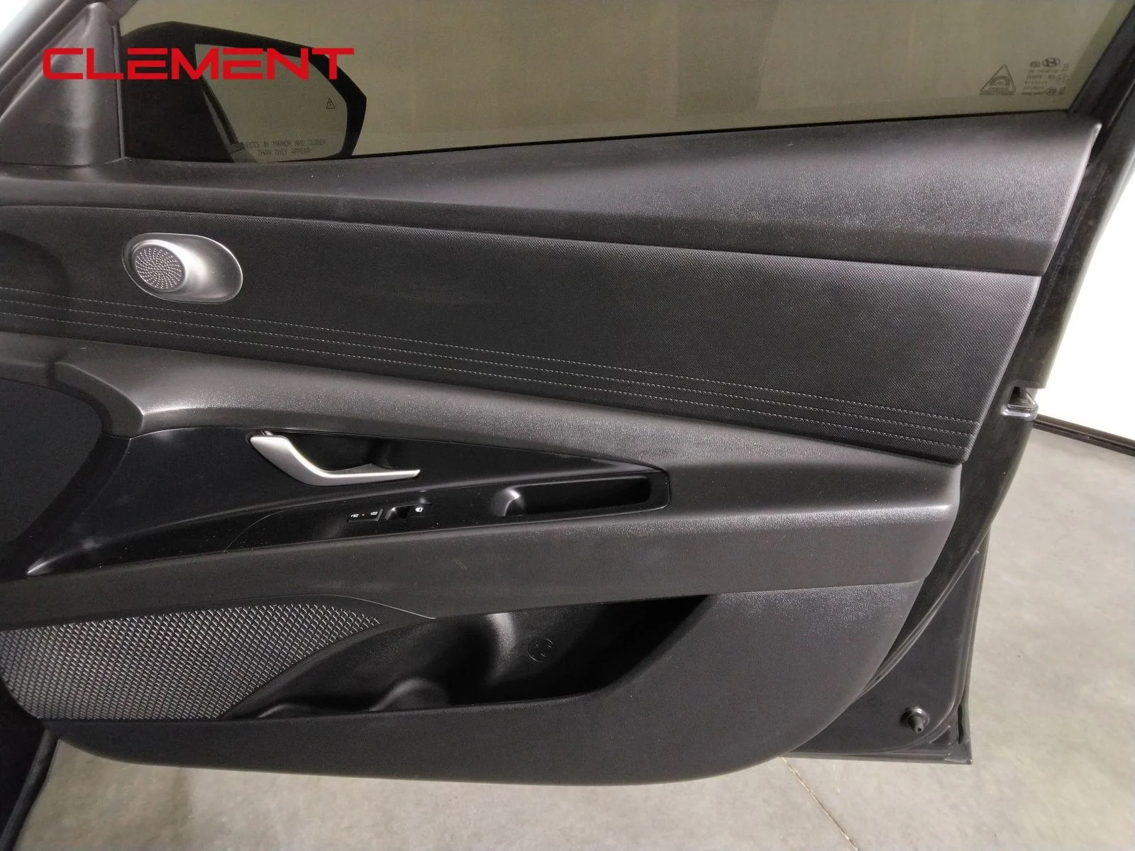 Used 2025 Black Hyundai SE image 28