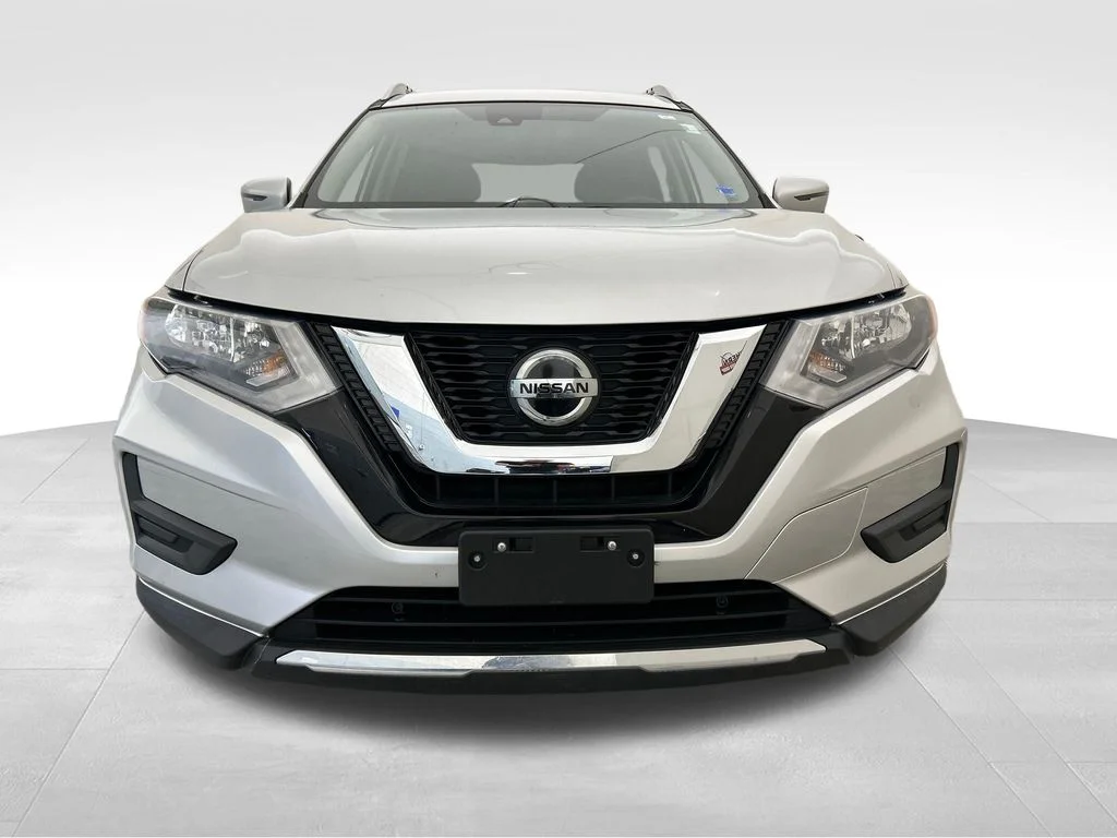 Used 2019 Silver Nissan SV image 9