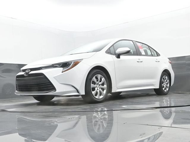 New 2026 Ice Cap Toyota LE image 25