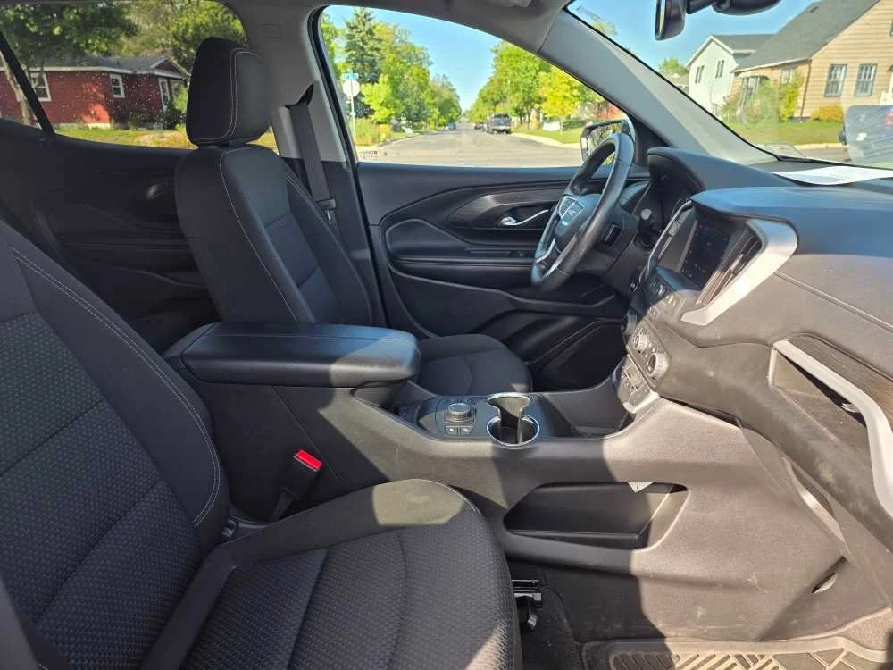 Used 2022 Quicksilver Metallic GMC SLE image 8