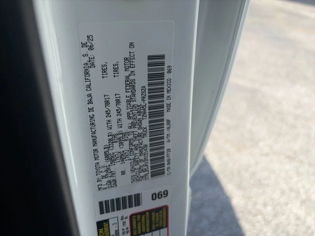 Used 2025 White Toyota SR5 image 34