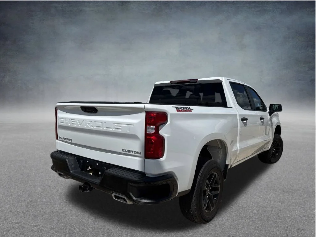 Used 2025 White Chevrolet Custom Trail Boss image 7