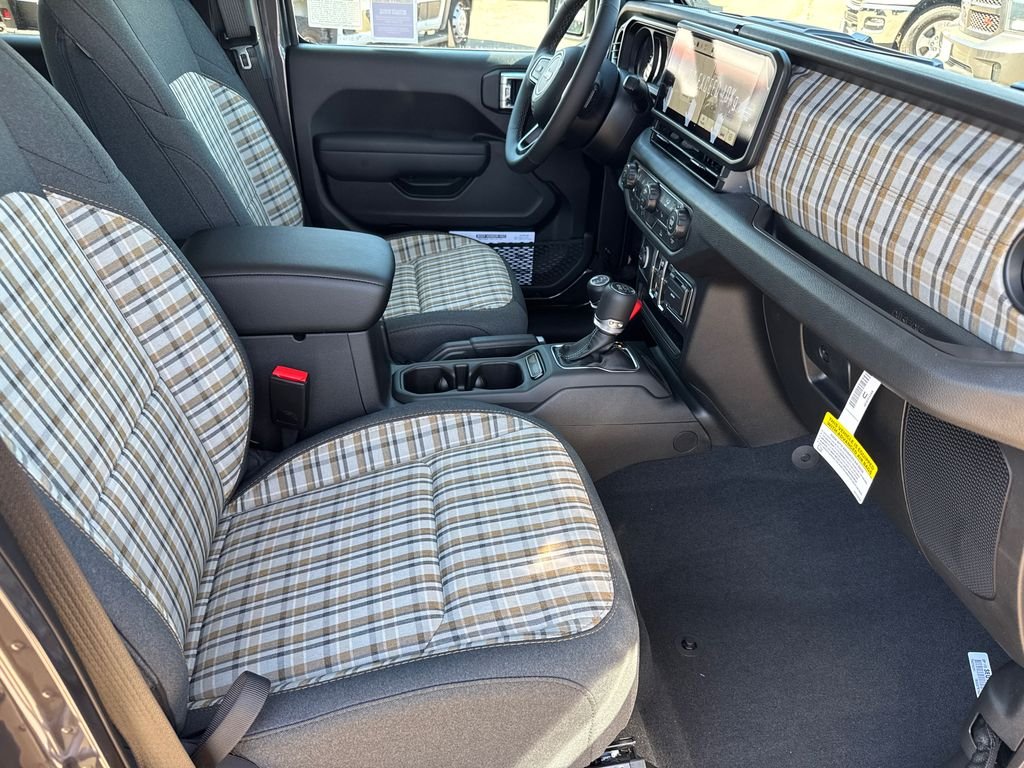 New 2026 Granite Crystal Metallic Clear-Coat Exterior Paint Jeep 85th Anniversary Edition image 16