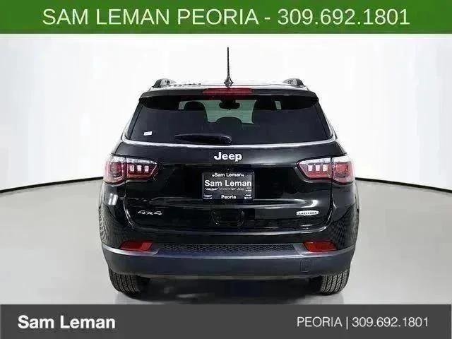 New 2026 Diamond Black Crystal Pearlcoat Jeep Latitude image 6