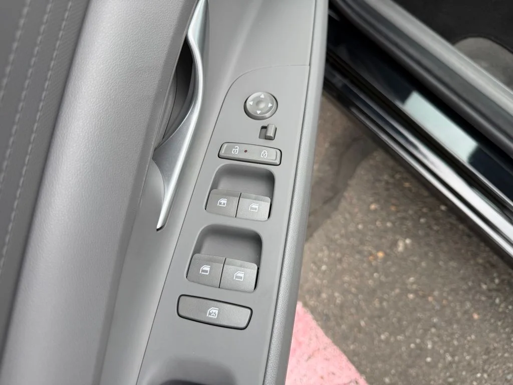Used 2024 Black Hyundai SE image 12