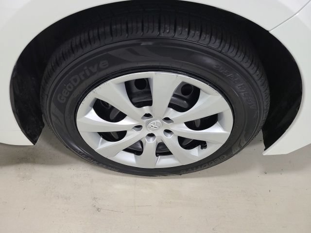 Used 2023 Ice Cap Toyota LE image 33