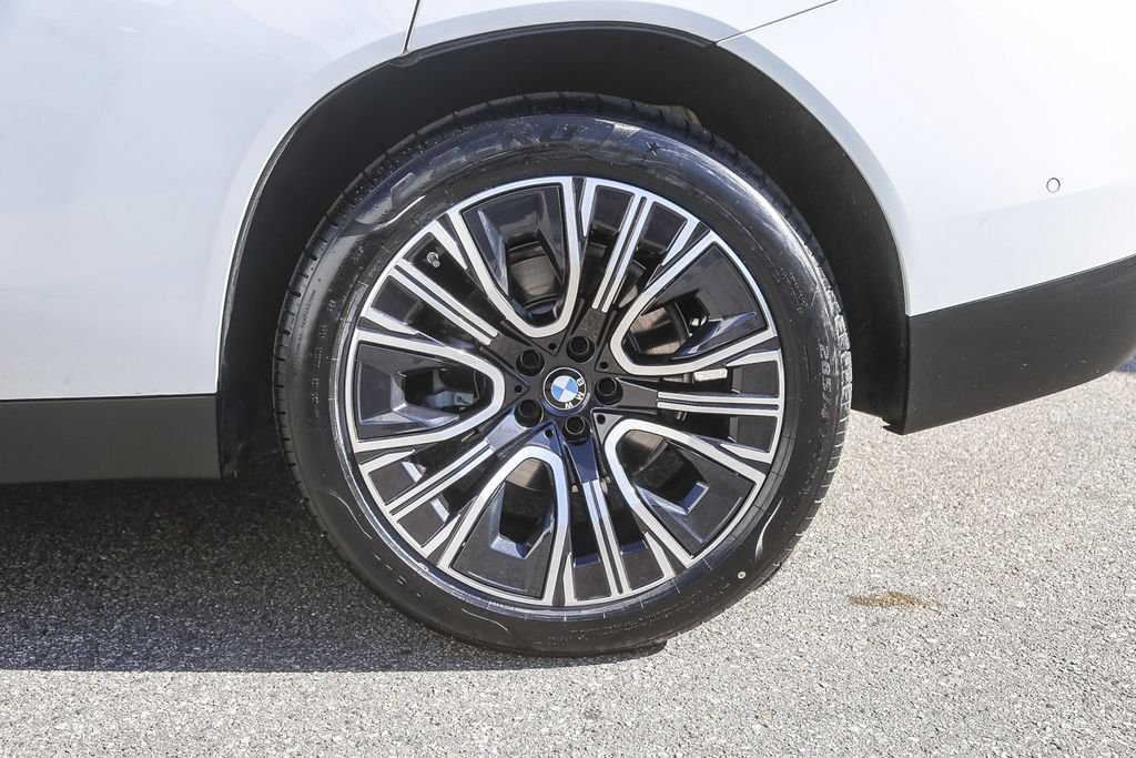 Certified Used 2025 Alpine White BMW 30 xDrive image 8