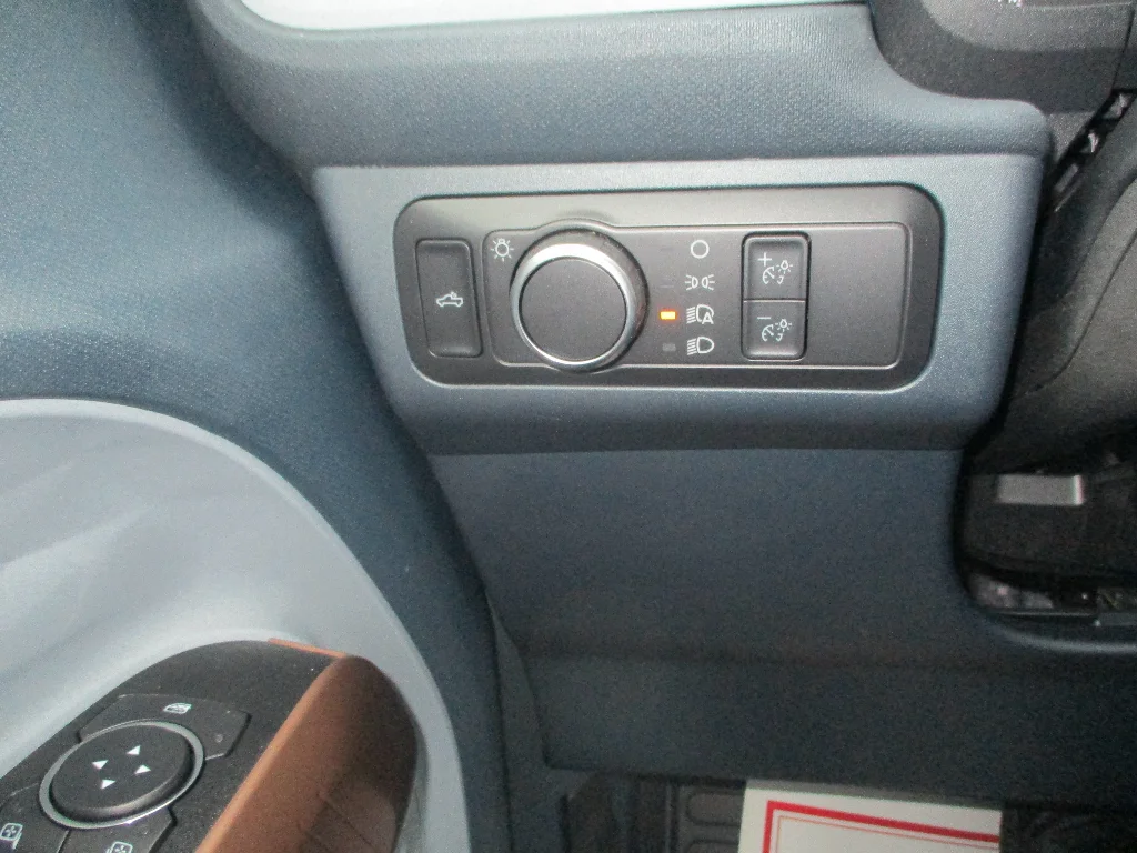 Used 2022 Velocity Blue Metallic Ford Lariat image 16