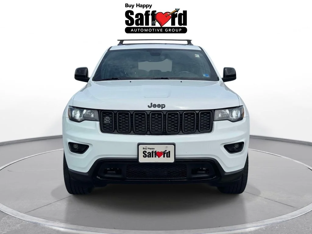 Used 2019 White Jeep Laredo image 8