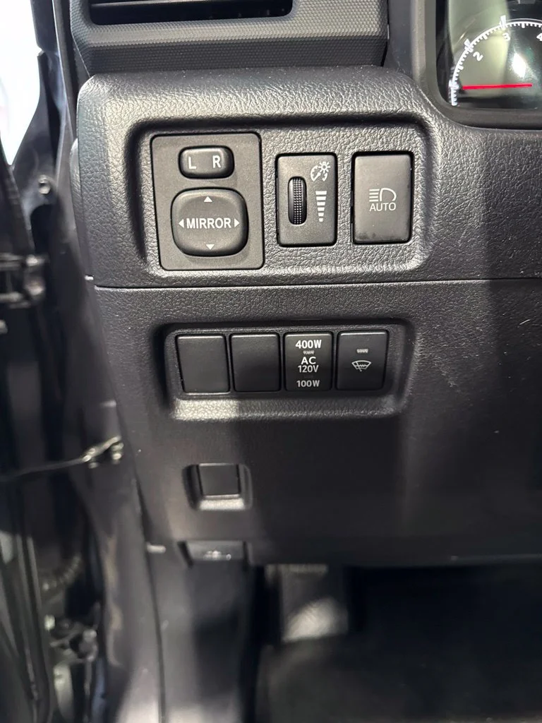 Used 2022 Gray Toyota SR5 image 31