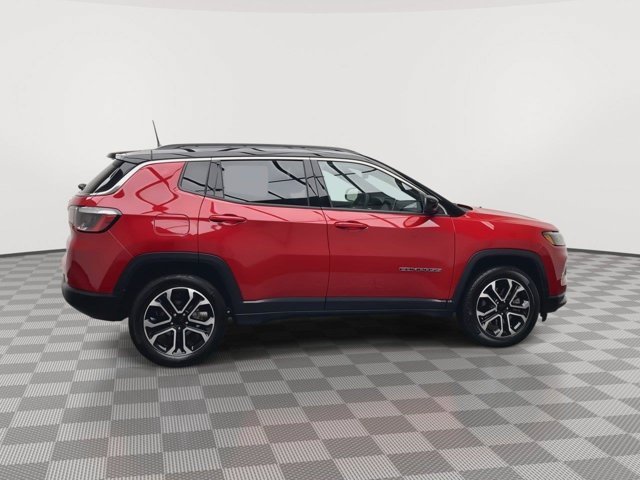 Used 2023 Redline Pearlcoat Jeep Limited image 37