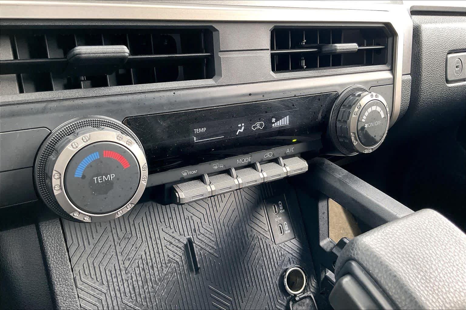 Used 2025 Ice Cap Toyota SR5 image 34