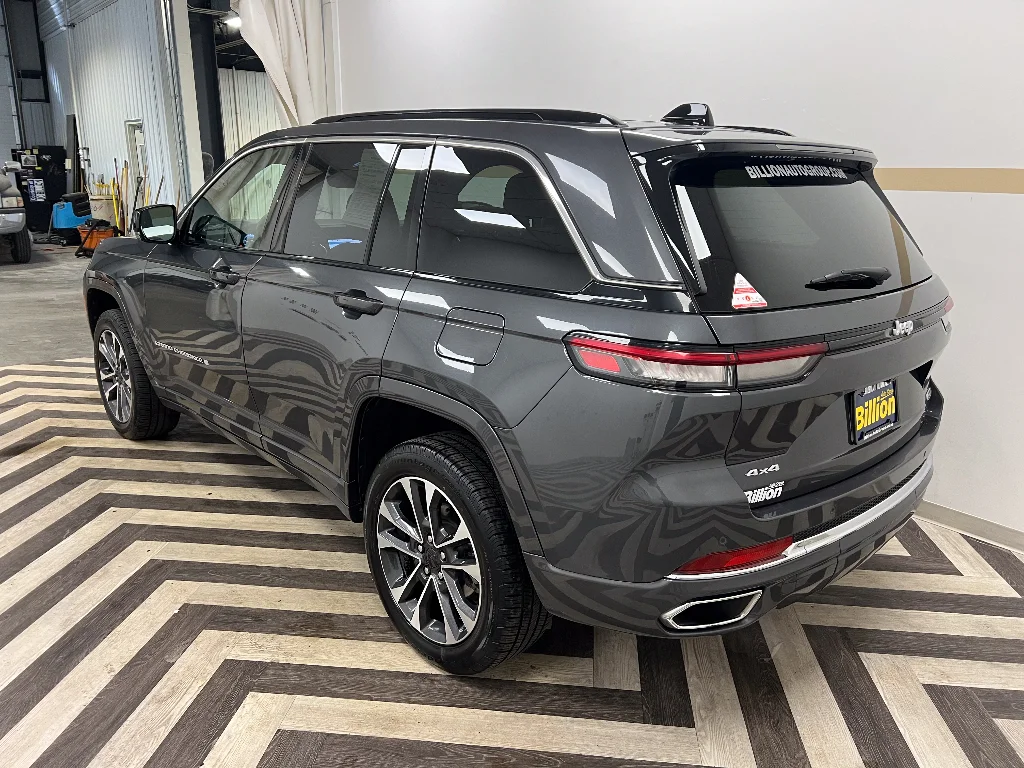 Used 2024 Baltic Gray Metallic Clearcoat Jeep Overland image 26