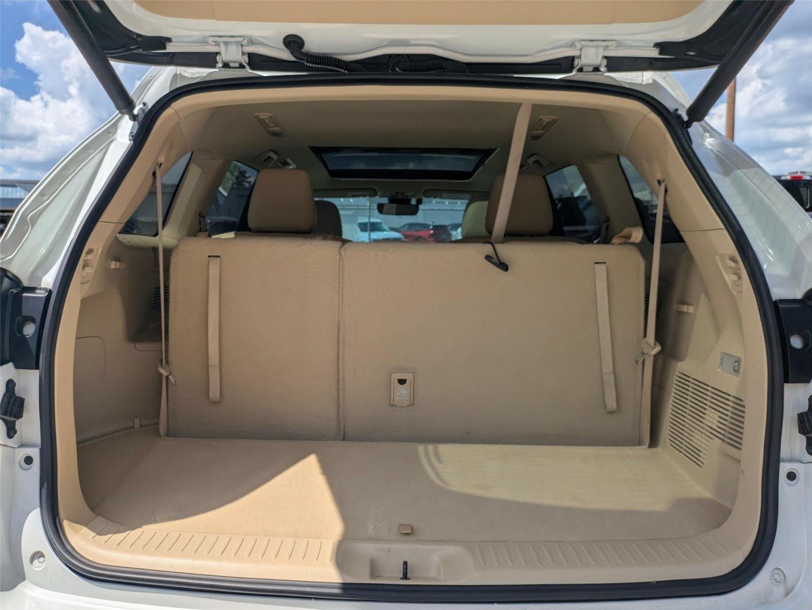 Used 2018 Blizzard Pearl Toyota Limited image 30