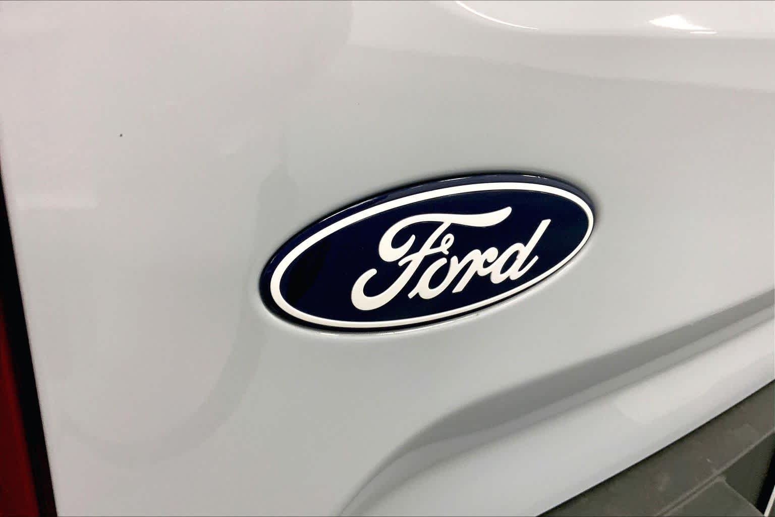 New 2026 Space White Metallic Ford Big Bend® image 12