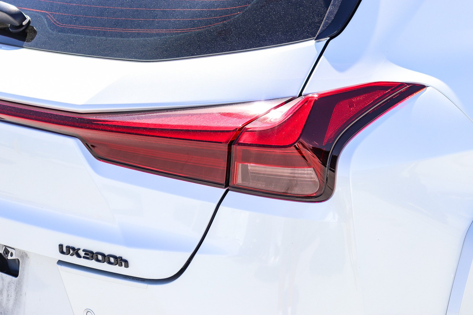 Used 2025 White Lexus 300h Premium image 8
