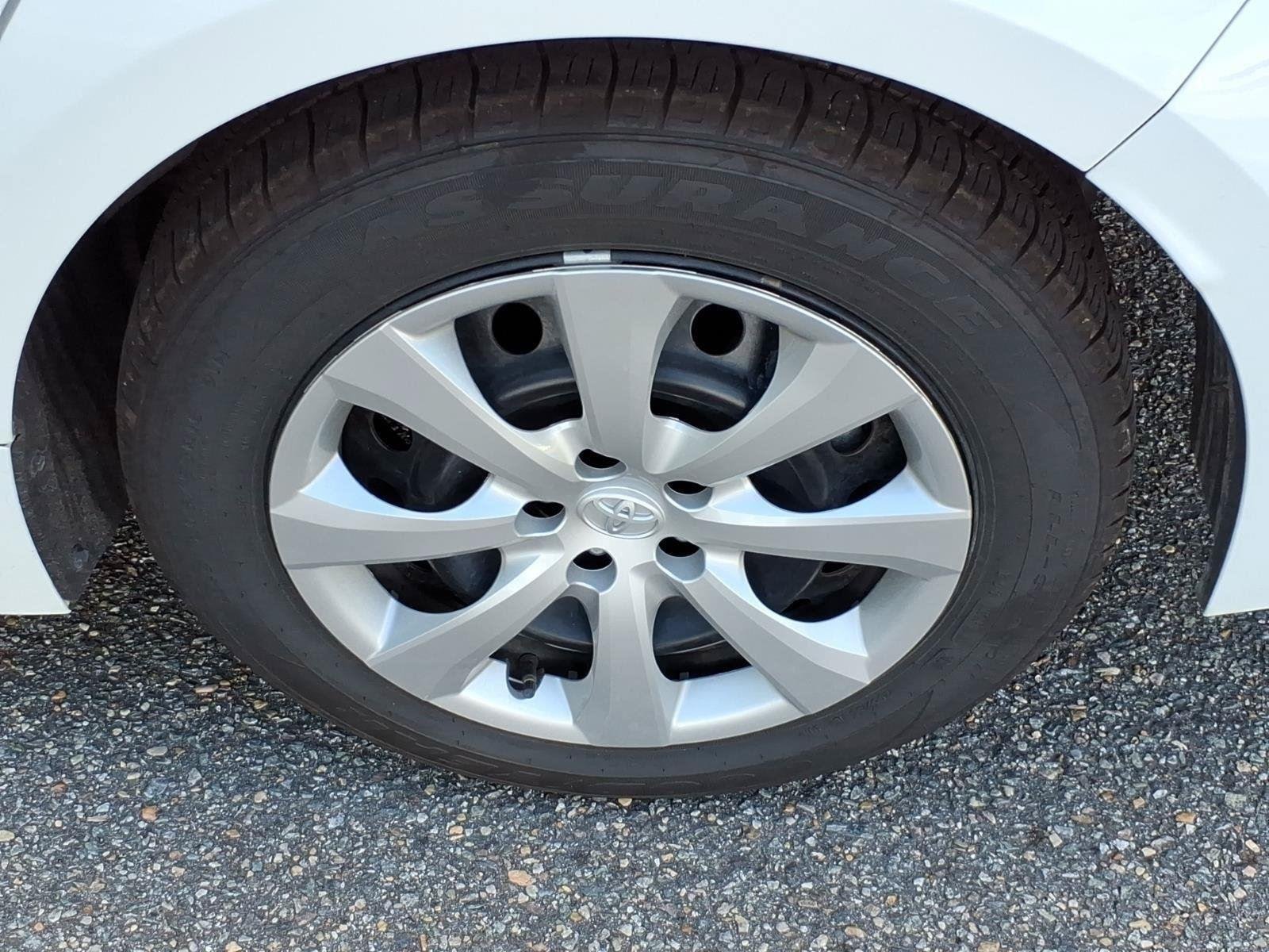 Used 2024  Toyota LE image 5