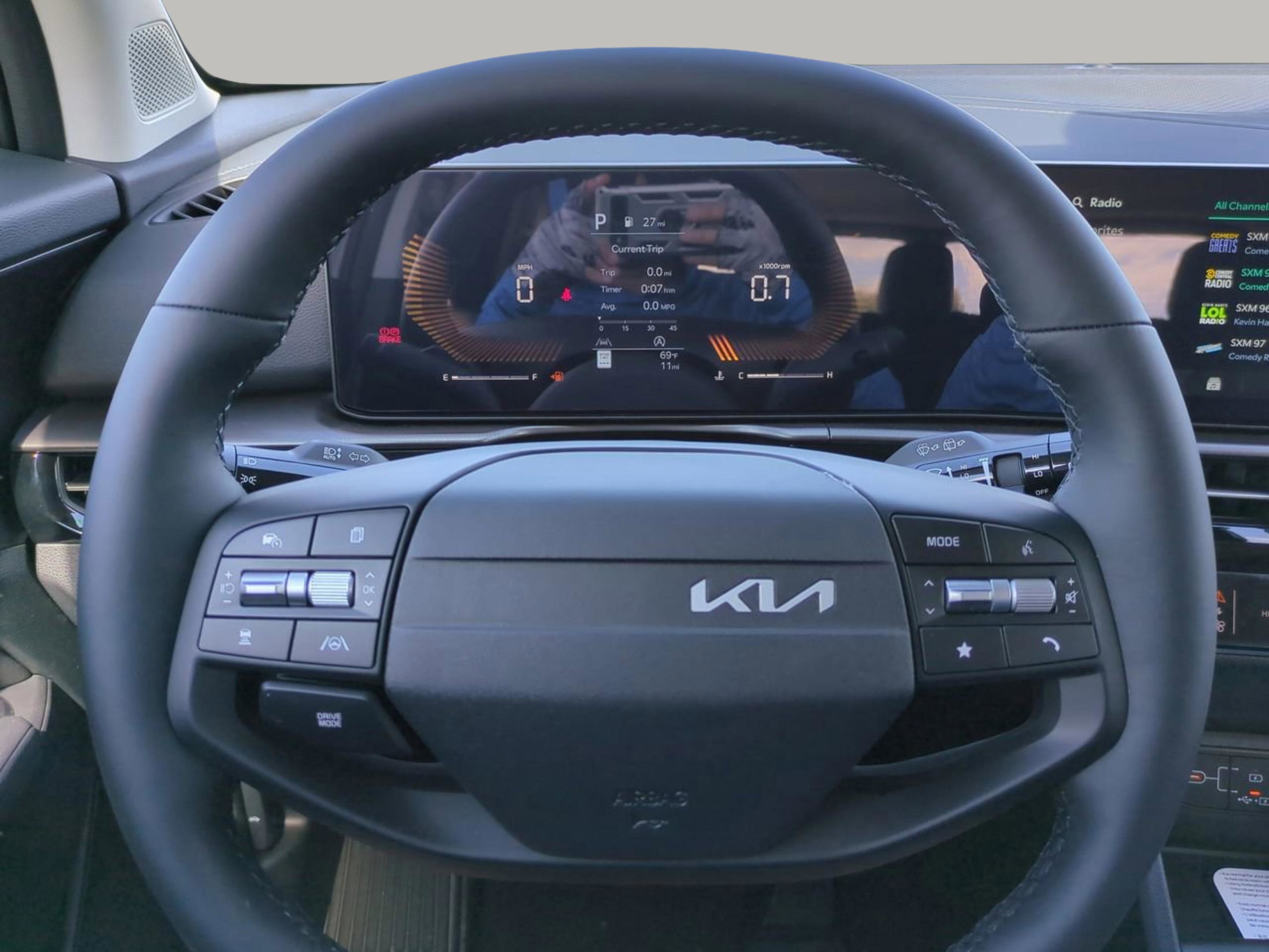 New 2026 Glacial White Pearl Kia EX image 32