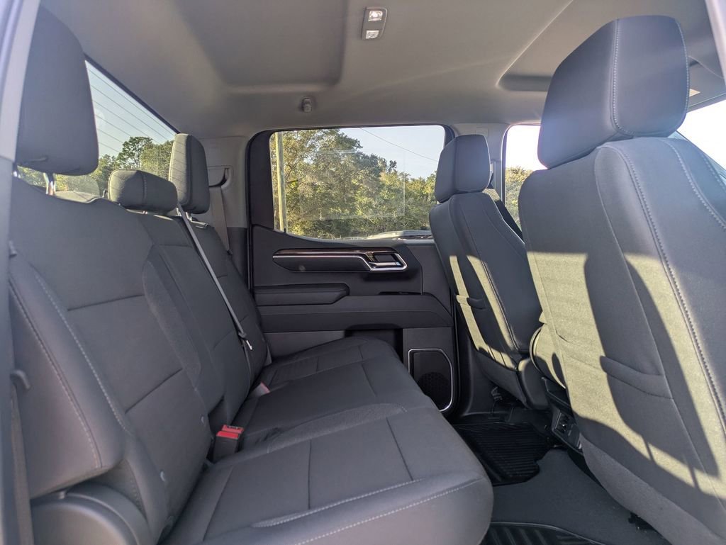 2025 Chevrolet Silverado 1500 LT - Photo 31