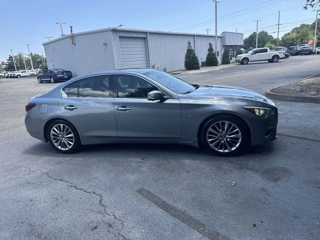 Used 2018 Blue INFINITI 3.0t LUXE image 4