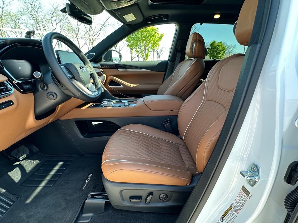 Used 2026 Black INFINITI Autograph image 16