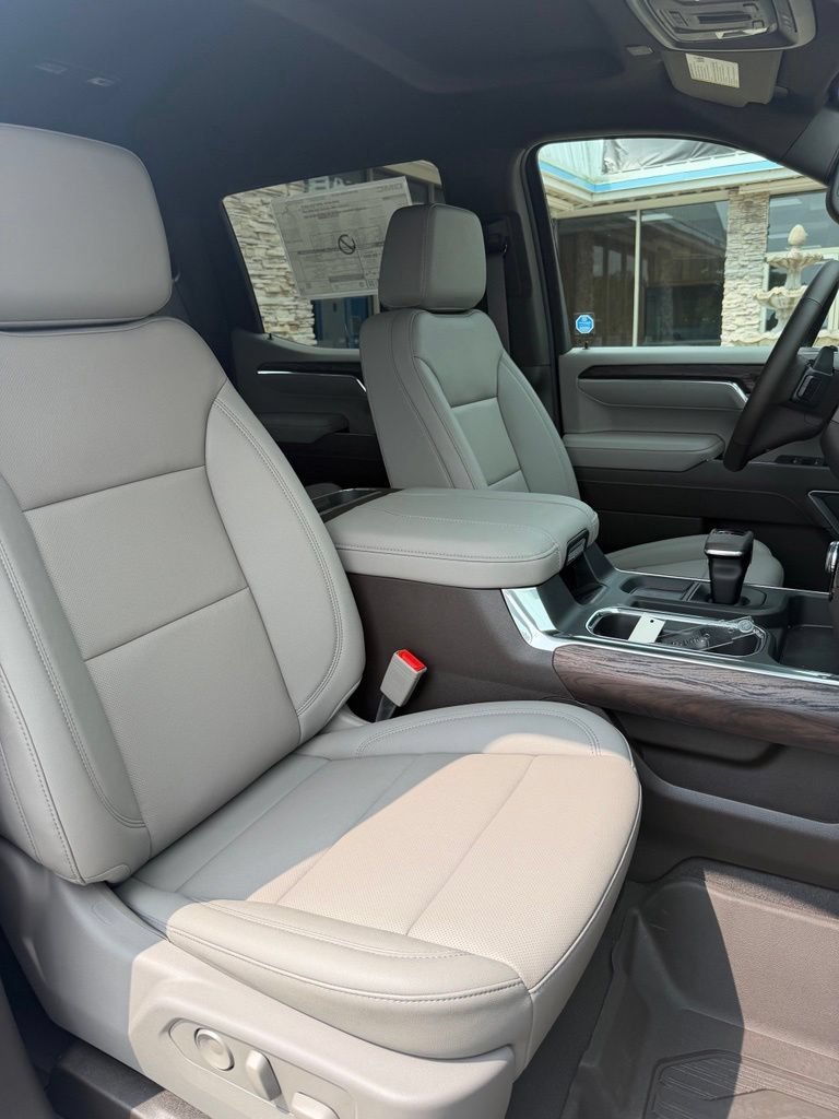 New 2026 Glacier White Tricoat GMC SLT image 23