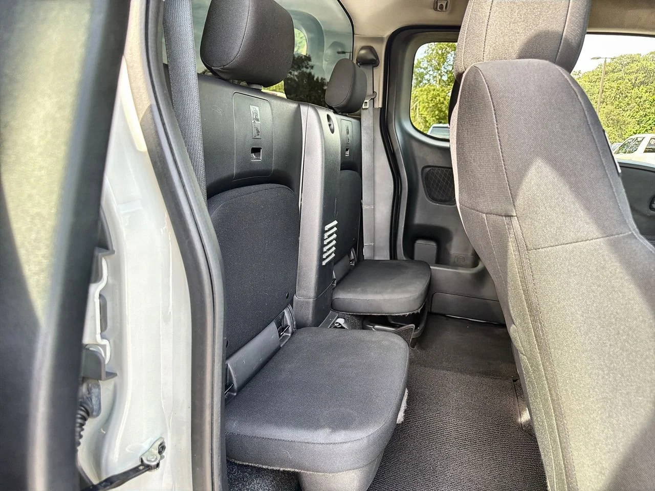 Used 2022 White Nissan King Cab S 4x2 image 22