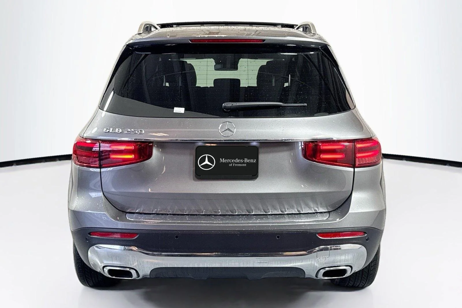 Used 2026 Mountain Grey Metallic Mercedes-Benz GLB 250 image 6