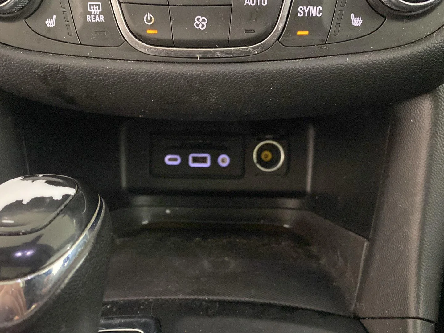 Used 2019 Iridescent Pearl Tricoat Chevrolet LT image 20