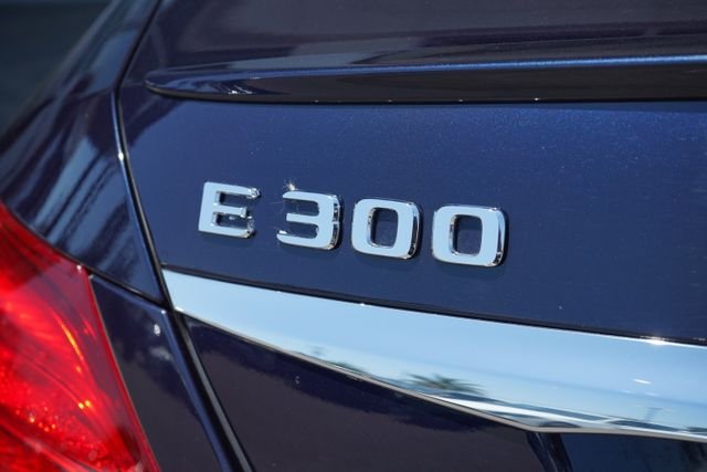 Used 2019 Blue Mercedes-Benz E 300 image 13