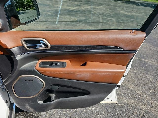 Used 2017 Ivory 3-Coat Jeep Summit image 14