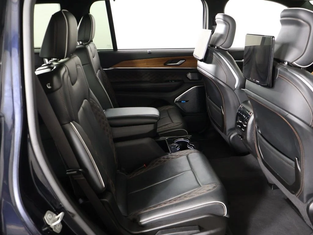 Used 2023 Black Jeep Summit Reserve image 45